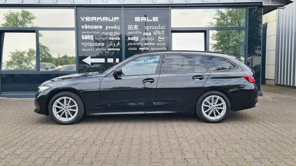 Gebraucht BMW 320 190 PS (139 kW) 2023 Schwarz Limousine