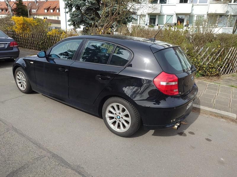 Gebraucht BMW 116 115 PS (84 kW) 2007 Schwarz Kleinwagen
