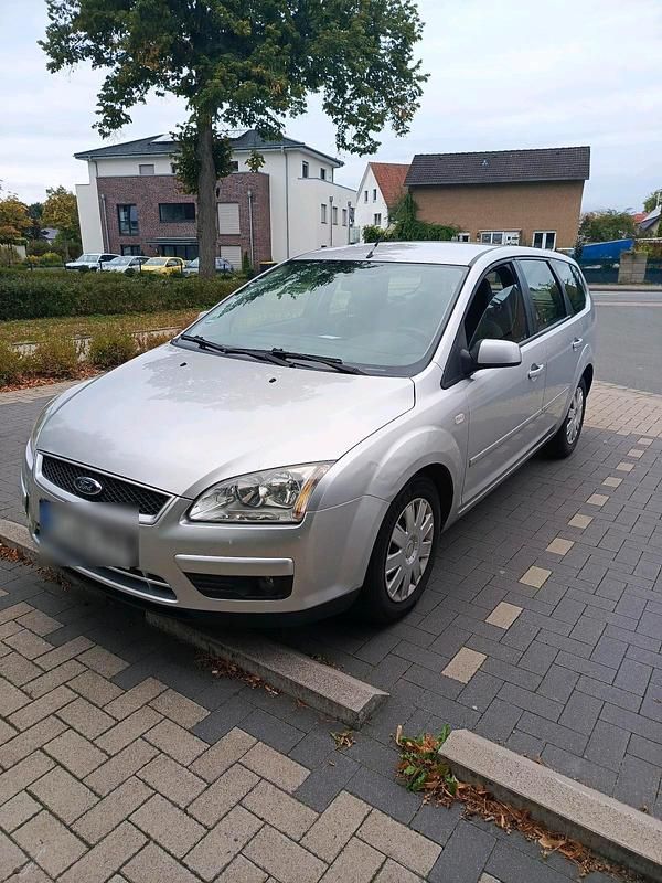 Grau Gebraucht 2007 Ford Focus Kombi | 1.400 € (Fairer Preis) - Bild 1/4