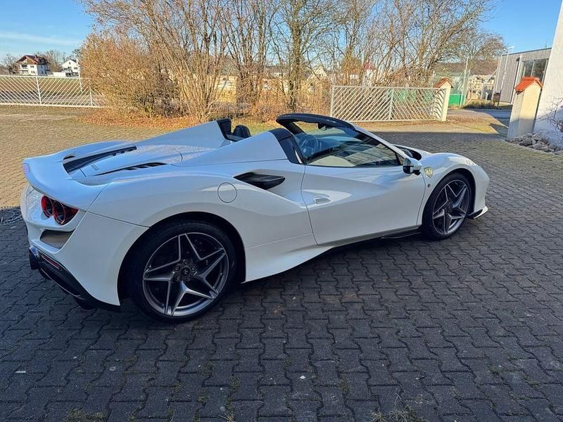 Gebraucht Ferrari F8 721 PS (530 kW) 2022 Weiß Cabrio