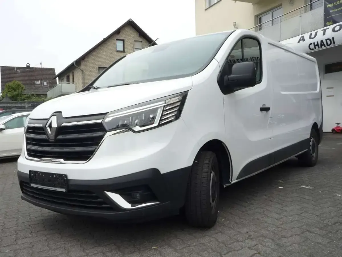 Gebraucht Renault Trafic Komfort 131 PS (96 kW) 2024 Gletscherweiss Van / Kleinbus