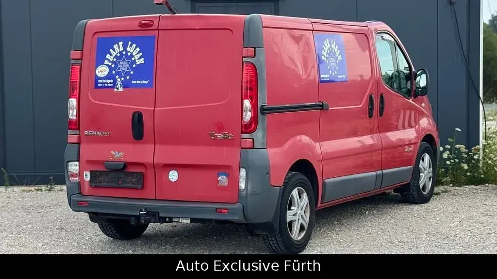 Gebraucht Renault Trafic 145 PS (106 kW) 2010 Rot Van / Kleinbus