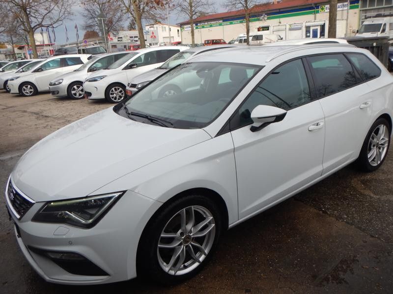 Weiß Gebraucht 2020 Seat Leon ST FR Kombi | 13.999 € - Bild 1/4
