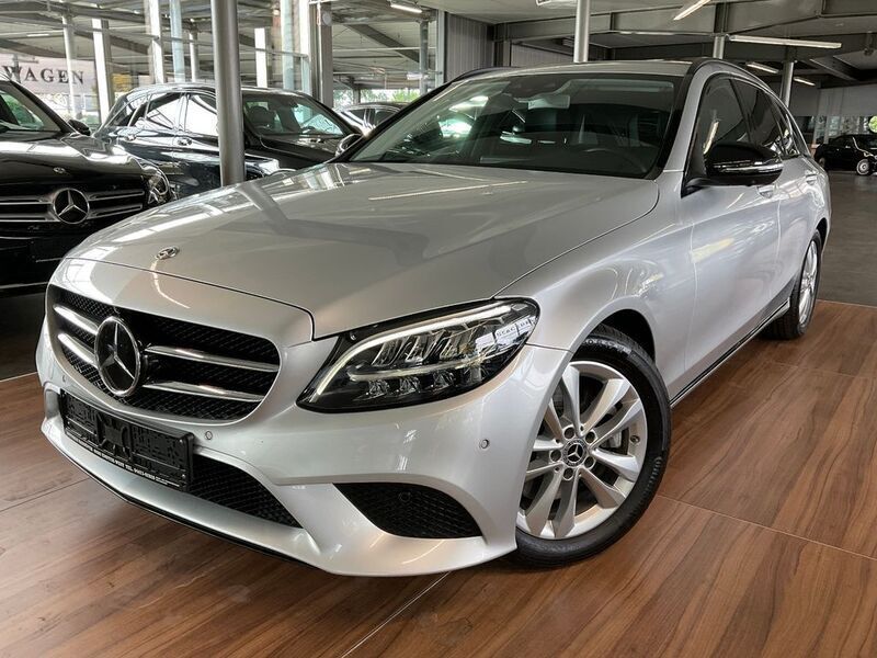 Silber Gebraucht 2019 Mercedes C300 Avantgarde Limousine | 26.790 € (Superpreis) - Bild 1/4