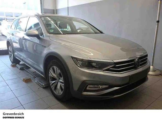 Silber Gebraucht 2022 VW Passat Alltrack IQ Drive Kombi | 30.450 € (Guter Preis) - Bild 1/4