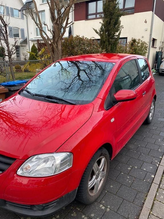 Gebraucht VW Fox 54 PS (39 kW) 2010 Rot Kleinwagen