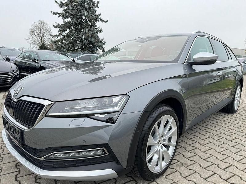 Grau Gebraucht 2022 Skoda Superb Scout 4x4 Limousine | 24.990 € (Fairer Preis) - Bild 1/4