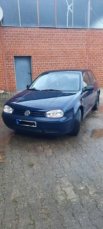 Blau Gebraucht 1999 VW Golf Basis Limousine | 1.100 € (Fairer Preis) - Bild 1/4