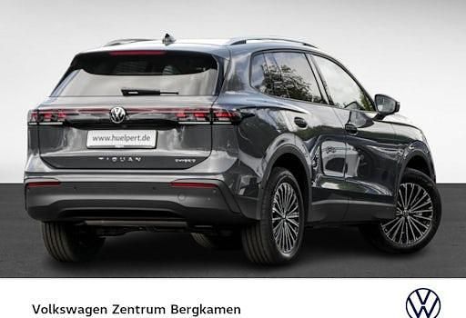 Gebraucht VW Tiguan Life 204 PS (150 kW) 2025 Delfingrau metallic SUV