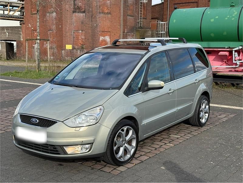 Gebraucht Ford Galaxy Titanium 175 PS (128 kW) 2009 Silber Van / Kleinbus