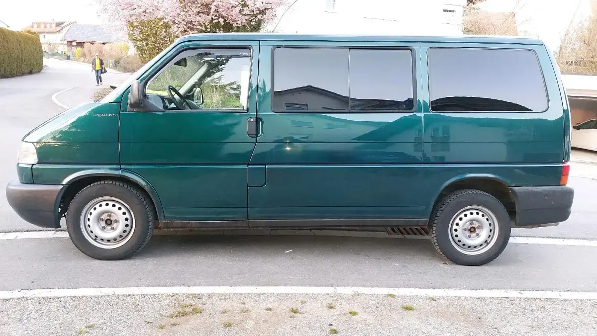 Gebraucht VW Multivan 115 PS (84 kW) 1998 Grün Van / Kleinbus