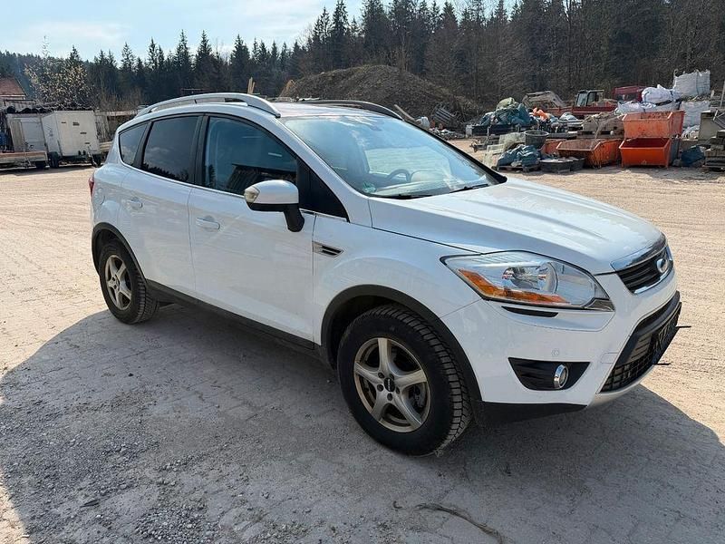 Gebraucht Ford Kuga 136 PS (100 kW) 2010 Weiß SUV