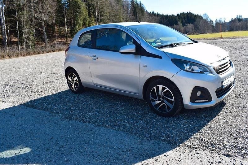 Gebraucht Peugeot 108 Active 82 PS (60 kW) 2014 Silber Kleinwagen