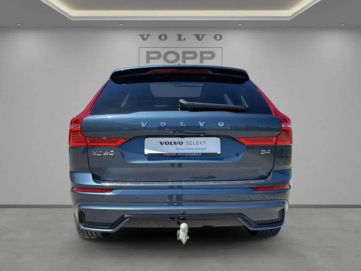 Używany Volvo XC60 Plus 197 KM (144 kW) 2023 Niebieski SUV