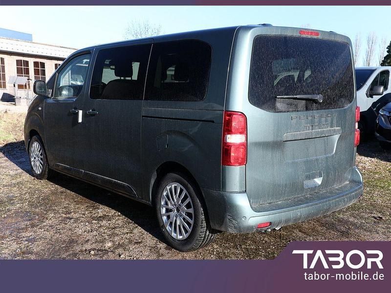 Neu Peugeot Traveller Active 177 PS (130 kW) 2025 Silber metallic Van / Kleinbus