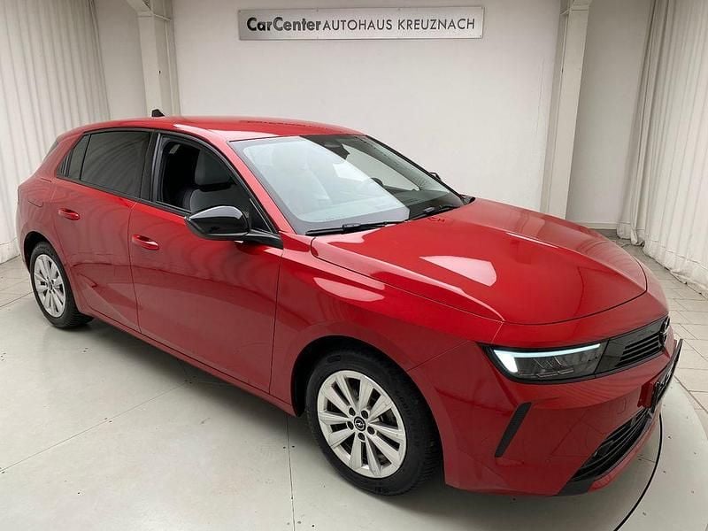 Rot Gebraucht 2023 Opel Astra Elegance Limousine | 18.950 € (Guter Preis) - Bild 1/4