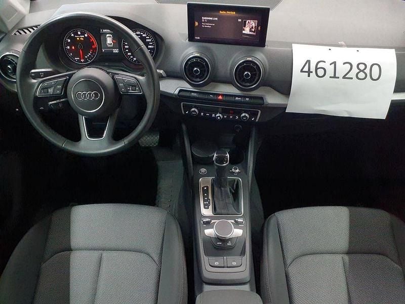 Używany Audi Q2 Advanced 150 KM (110 kW) 2023 Srebrny SUV