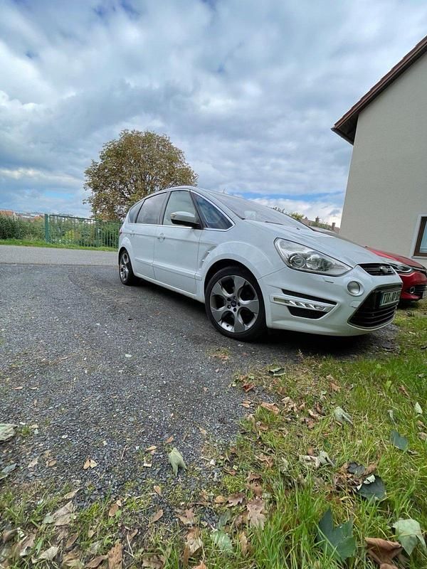 Gebraucht Ford S-MAX Individual 200 PS (147 kW) 2012 Braun Van / Kleinbus