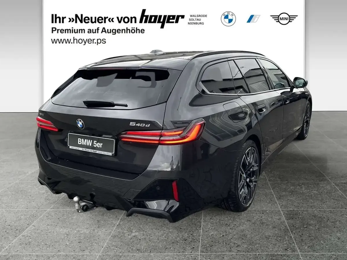 Neu BMW 540 M Sport 303 PS (222 kW) 2026 Grau Kombi
