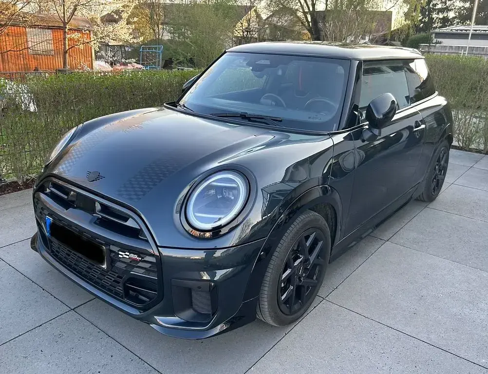 Używany Mini John Cooper Works 204 KM (150 kW) 2024 Szary Hatchback