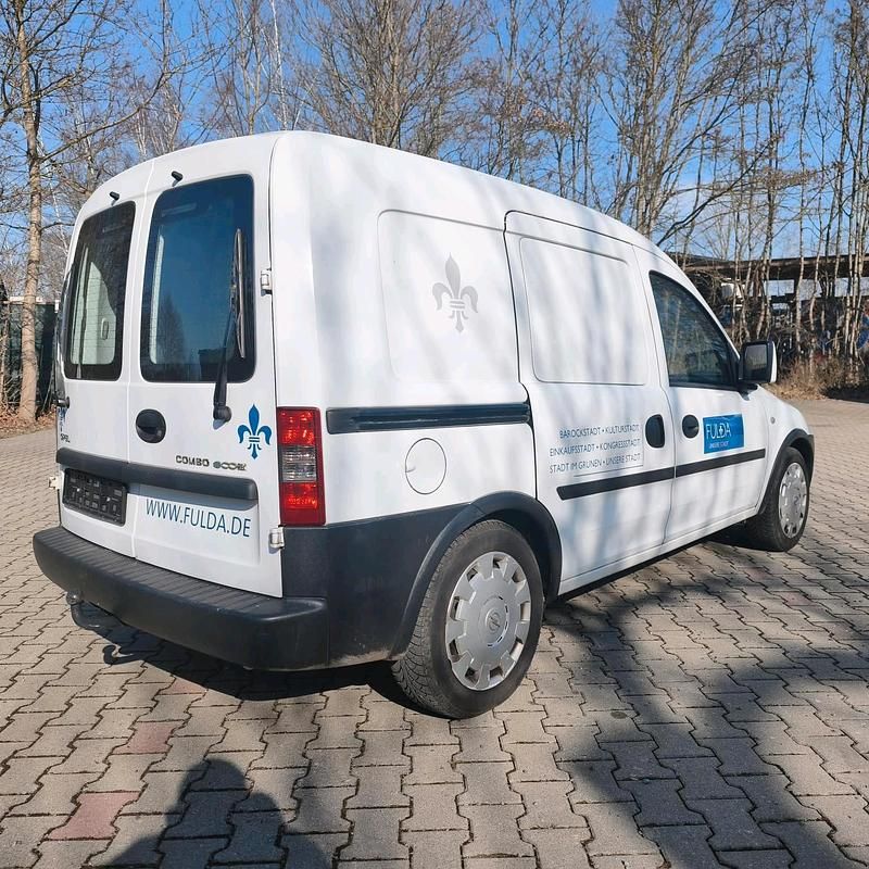 Gebraucht Opel Combo 94 PS (69 kW) 2010 Weiß Van / Kleinbus