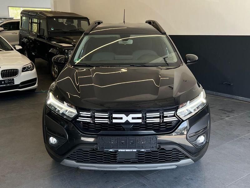 Gebraucht Dacia Jogger Expression 101 PS (74 kW) 2023 Schwarz Van / Kleinbus