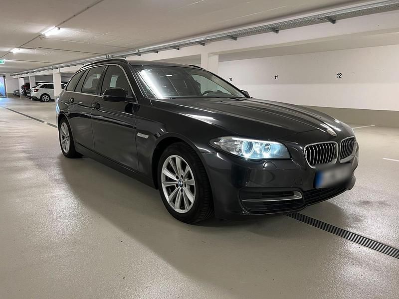 Gebraucht BMW 518 150 PS (110 kW) 2015 Grau Kombi