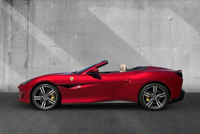 Gebraucht Ferrari Portofino 600 PS (441 kW) 2019 Rot Cabrio