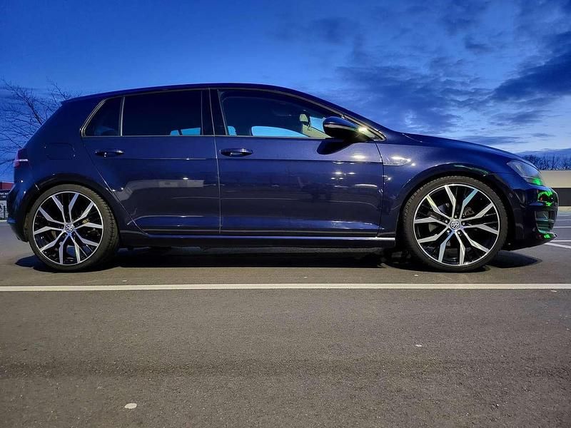 Blau Gebraucht 2012 VW Golf VII Limousine | 11.000 € (Fairer Preis) - Bild 1/4