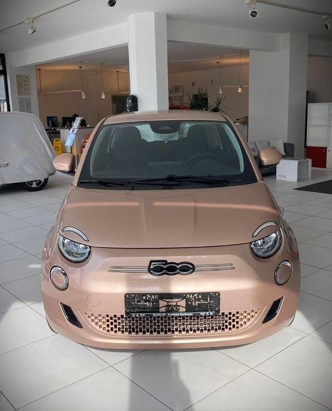Violet Gebraucht 2023 Fiat 500e Kleinwagen | 19.900 € (Superpreis) - Bild 1/4
