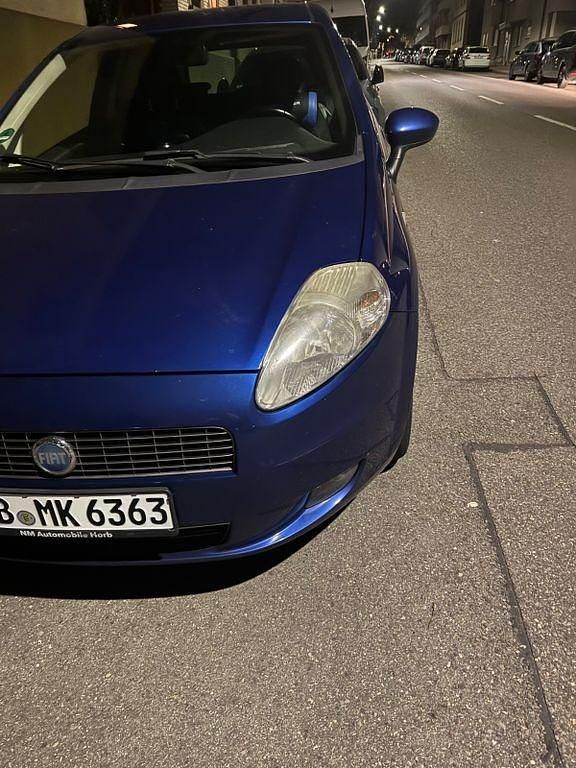 Blau Gebraucht 2006 Fiat Punto Dynamic Limousine | 1.100 € (Fairer Preis) - Bild 1/4