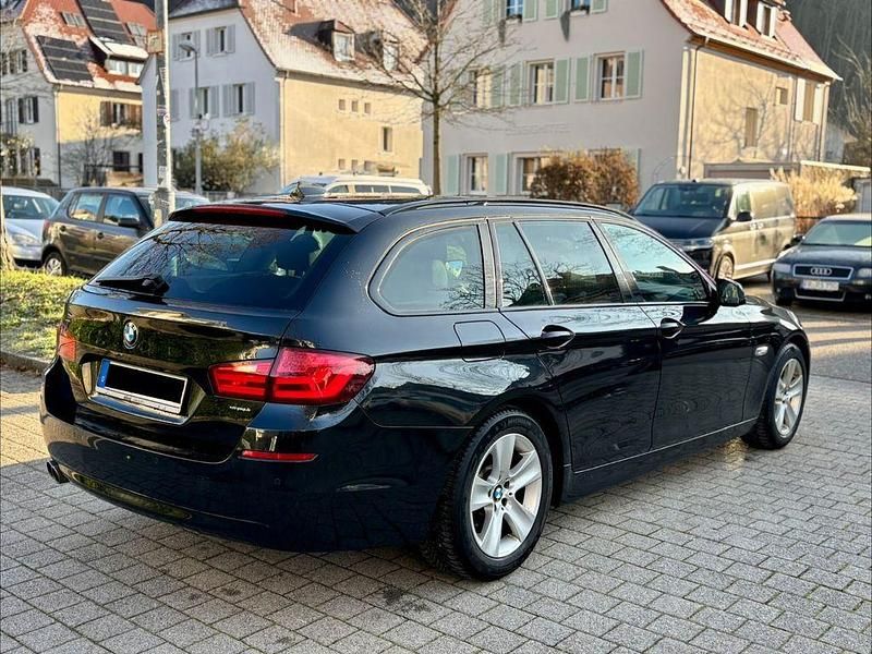 Gebraucht BMW 520 Sport Line 184 PS (135 kW) 2013 Schwarz Kombi