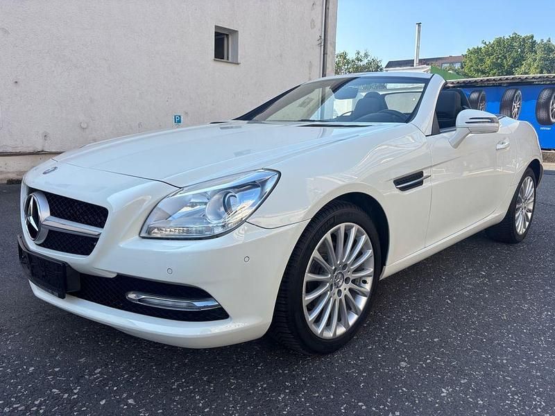 Calcitweiss/zirrusweiss Gebraucht 2013 Mercedes SLK200 Cabrio | 14.790 € (Fairer Preis) - Bild 1/4