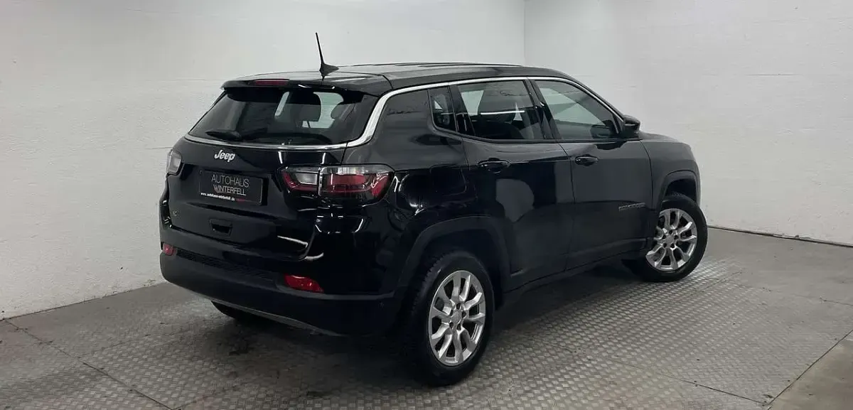Occasion Jeep Compass Altitude 235 ch (172 kW) 2024 Noir SUV