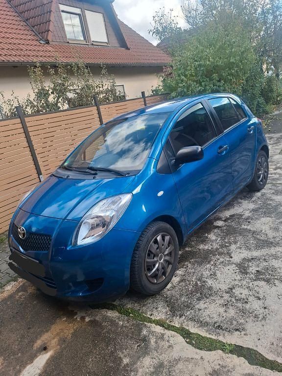 Blau Gebraucht 2007 Toyota Yaris Limousine | 1.400 € (Guter Preis) - Bild 1/4