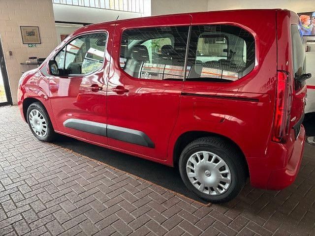 Gebraucht Opel Combo Life Selection 102 PS (75 kW) 2019 Rot Van / Kleinbus