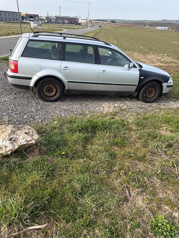Gebraucht VW Passat 116 PS (85 kW) 2002 Silber Kombi