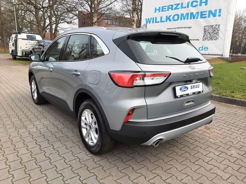 Gebraucht Ford Kuga Titanium 120 PS (88 kW) 2023 Solar silver metallic SUV