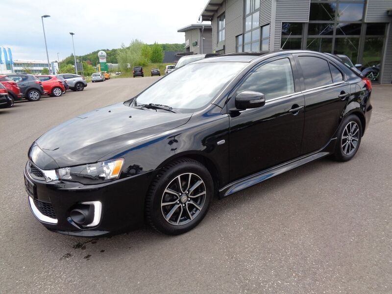 Schwarz Gebraucht 2016 Mitsubishi Lancer Sportback Plus Limousine | 9.999 € (Fairer Preis) - Bild 1/4