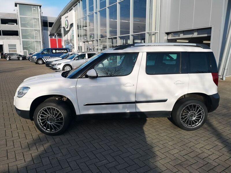 Weiß Gebraucht 2013 Skoda Yeti Plus Edition SUV | 14.500 € (Etwas zu teuer) - Bild 1/4