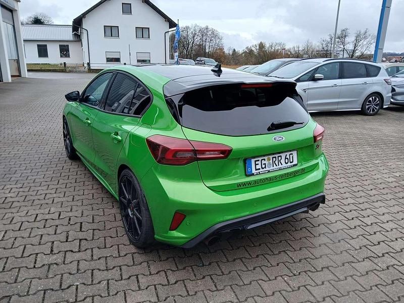 Gebraucht Ford Focus ST 280 PS (205 kW) 2024 Mean green Kleinwagen