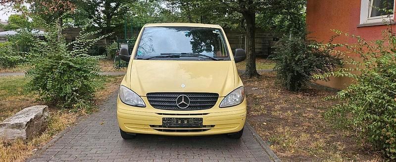 Gelb Gebraucht 2006 Mercedes Vito Van / Kleinbus | 5.200 € - Bild 1/4