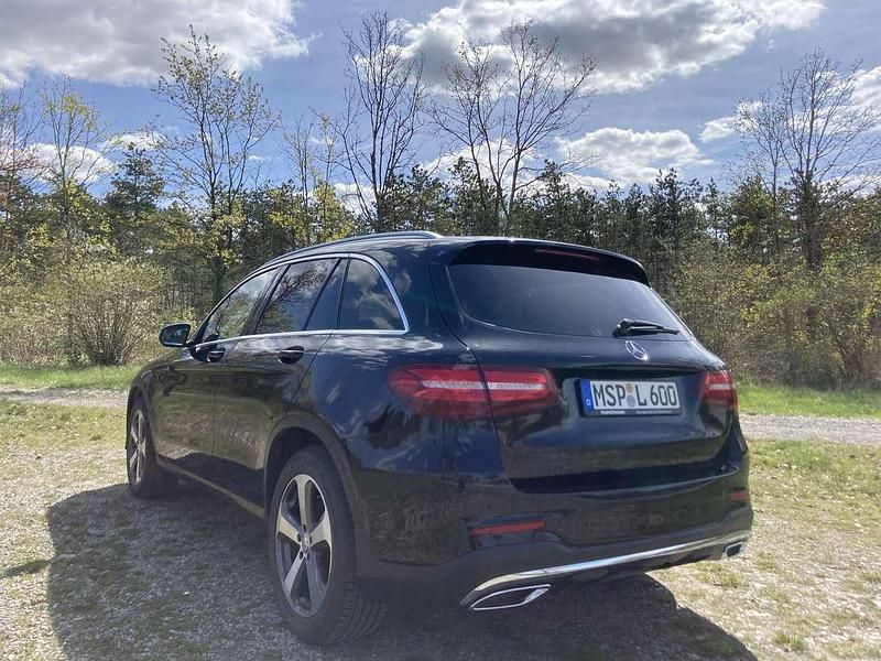 Gebraucht Mercedes GLC250 AMG line 204 PS (150 kW) 2016 SUV