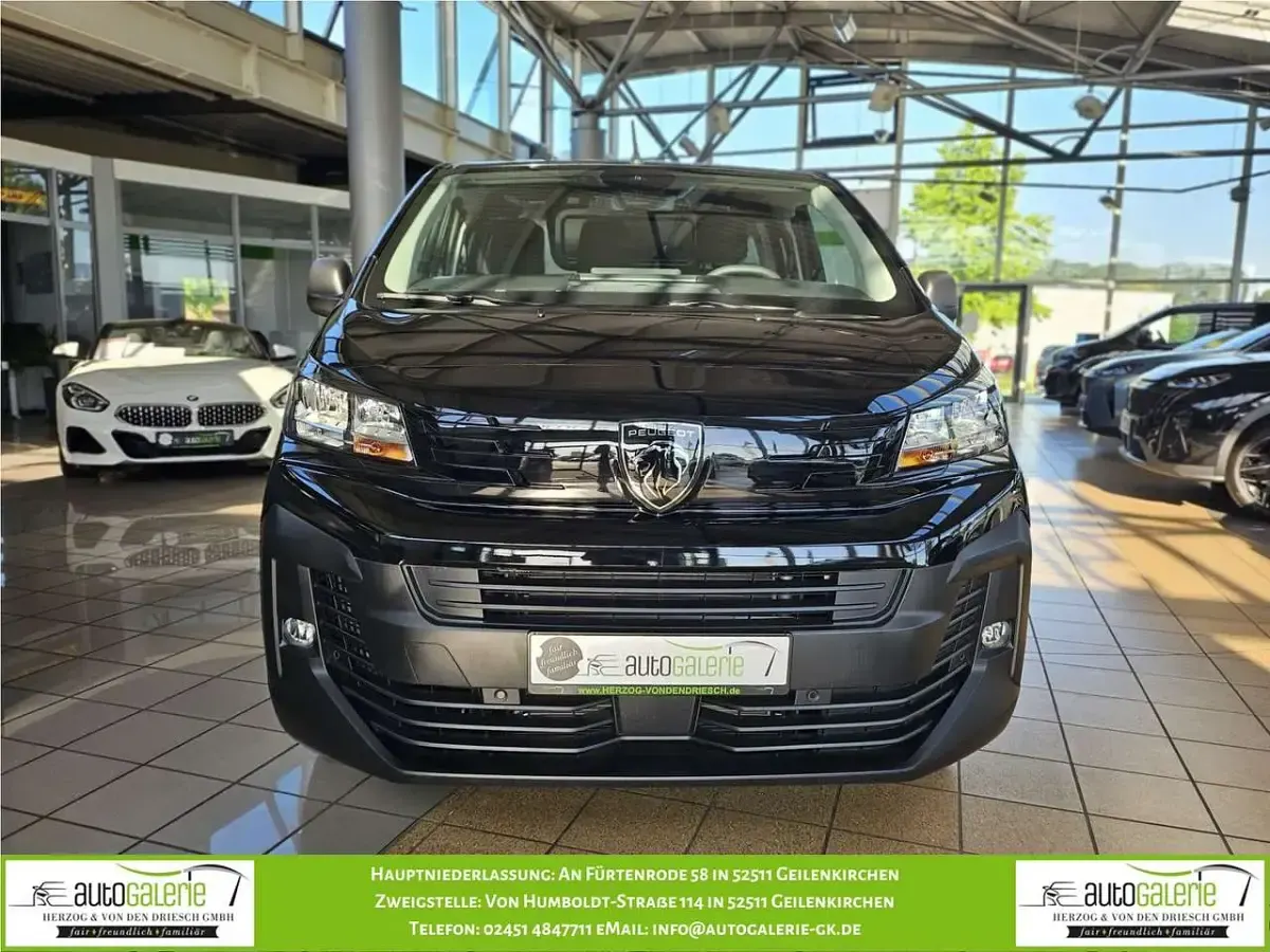Neu Peugeot Expert 144 PS (105 kW) 2025 Perla nera schwarz metallic Van