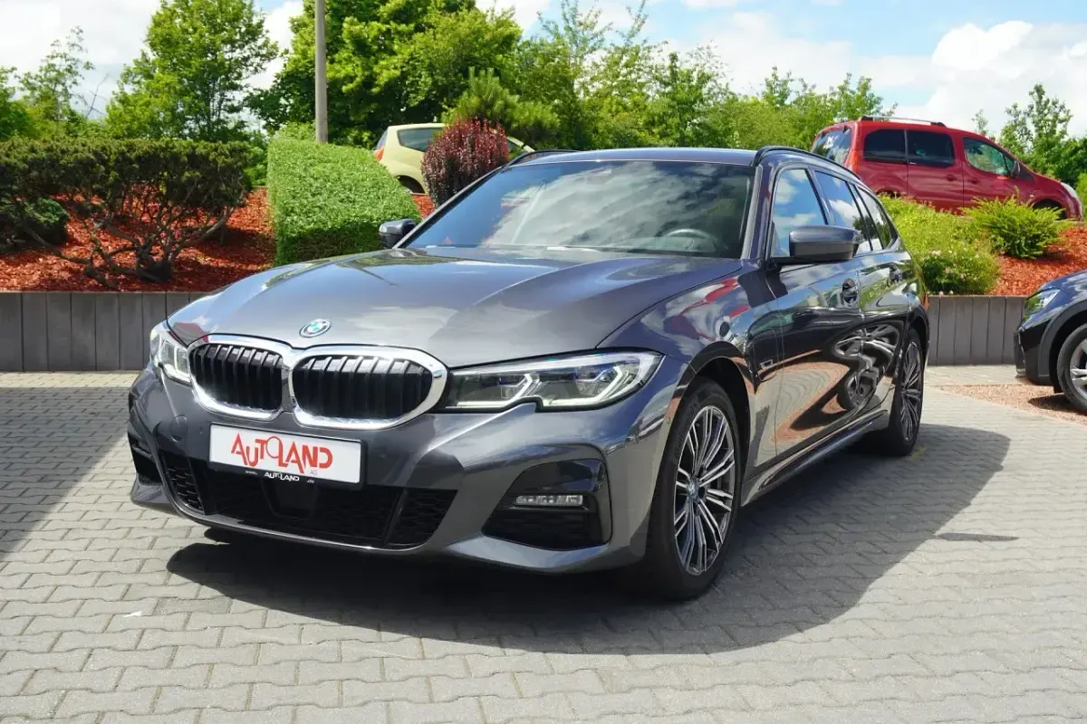 Gebraucht BMW 330e M Sport 292 PS (214 kW) 2022 Grau Limousine