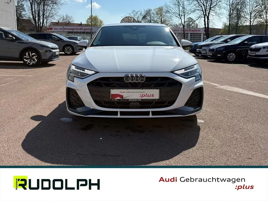 Gebraucht Audi A3 S-Line 150 PS (110 kW) 2025 Arkonaweiß Limousine