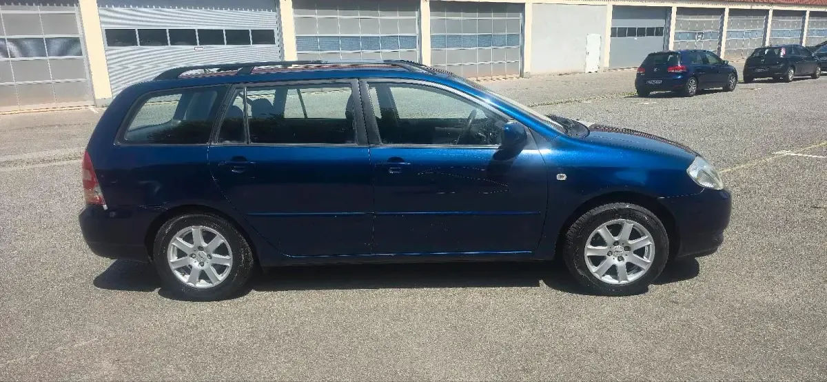 Gebraucht Toyota Corolla 110 PS (80 kW) 2002 Blau Kombi