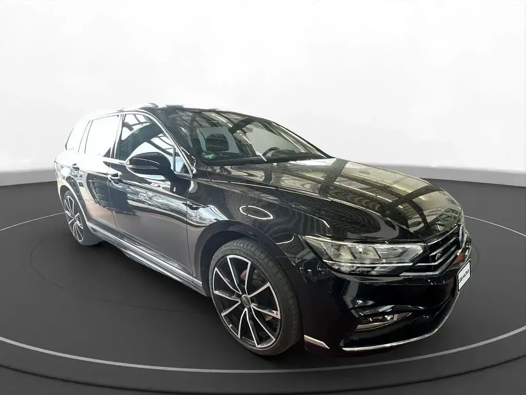 Gebraucht VW Passat Elegance 190 PS (139 kW) 2020 Deep black perleffekt Kombi