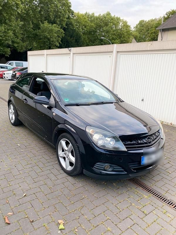 Schwarz Gebraucht 2005 Opel Astra GTC Sport Limousine | 1.499 € - Bild 1/4