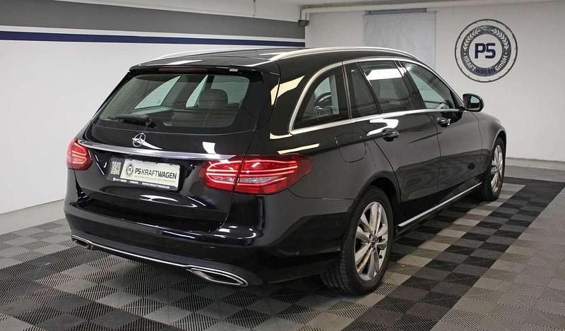 Gebraucht Mercedes C300 258 PS (189 kW) 2019 Obsidianschwarz  metalliclack Kombi